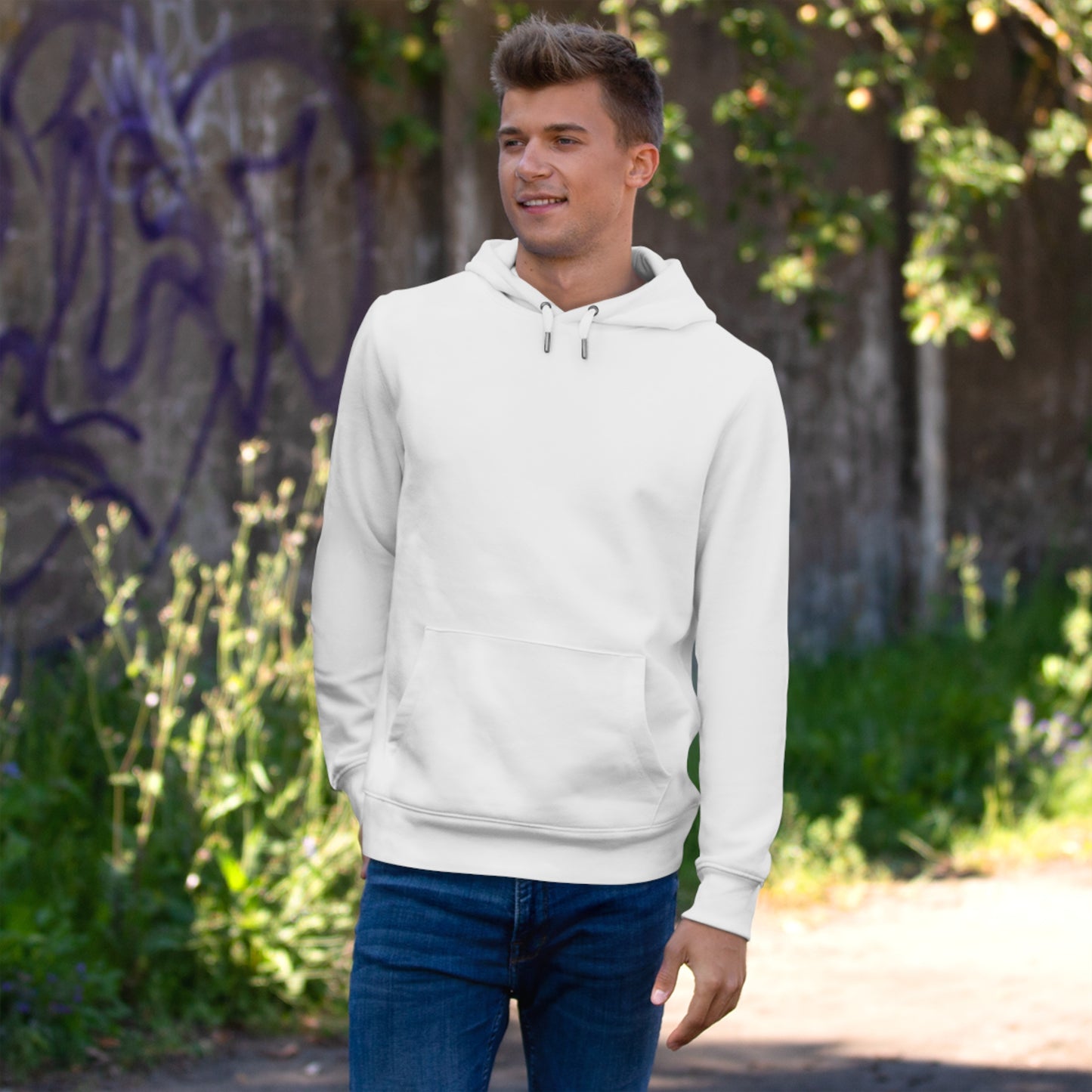 King Hooded Sweatshirt with Artistic Bull and Dancer Design