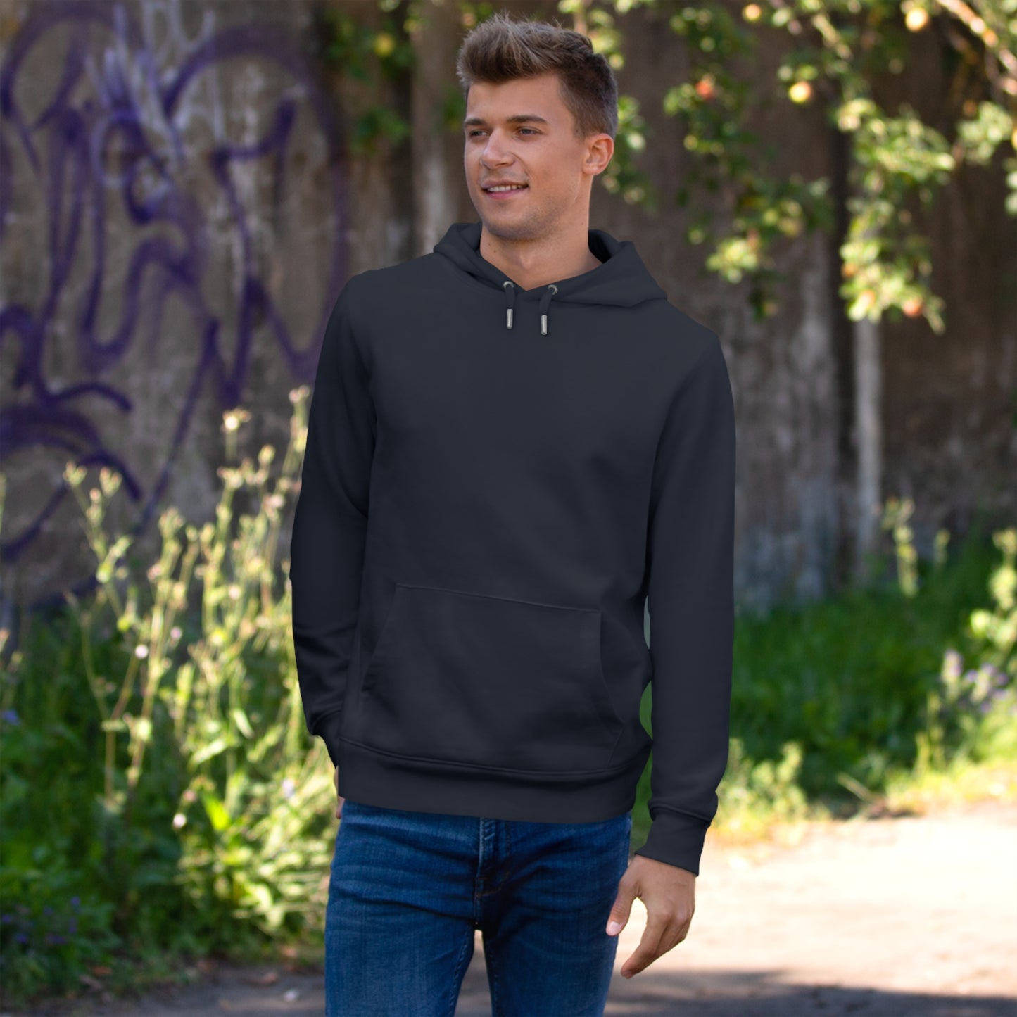 King Hooded Sweatshirt with Artistic Bull