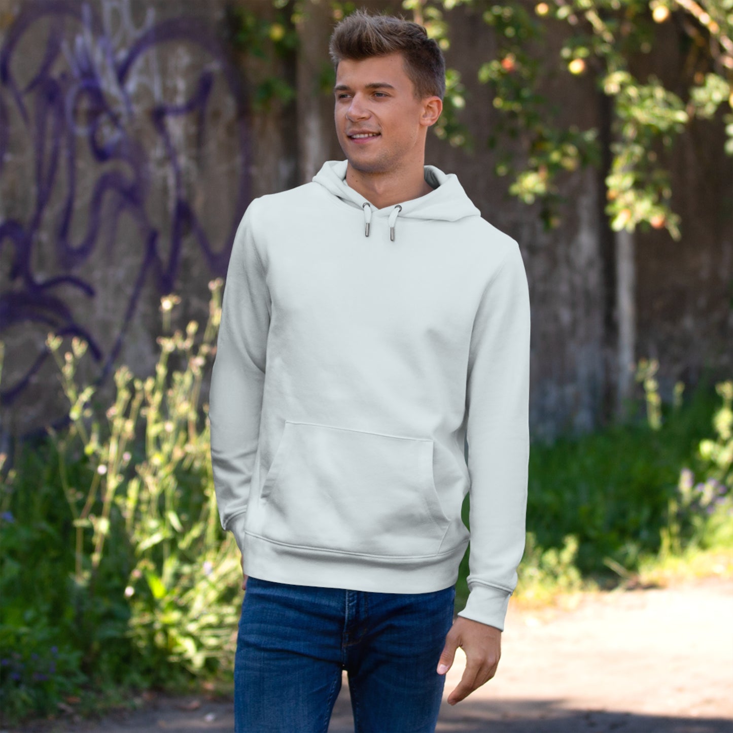King Hooded Sweatshirt with Artistic Bull and Dancer Design